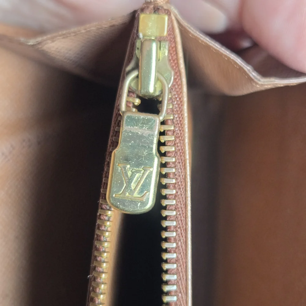 Louis Vuitton Monogram Sarah Wallet - Picture 13 of 13